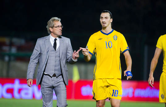 Erik Hamrén, förbundskapten pratar med Zlatan Ibrahimovic