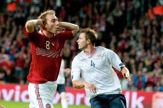 Christian D Eriksen, Danmark, missar en målchans