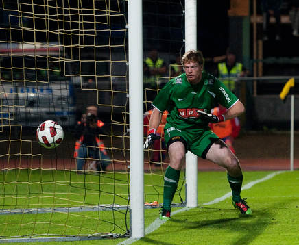 Christoffer Källqvist, målvakt, Häcken, ser 1-1 gå in
