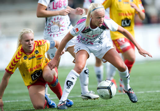 Caroline Seger, Malmö, stoppas av sina blivande