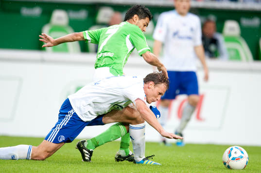 Jouse, Wolfsburg, Benedikt Höwedes, Schalke