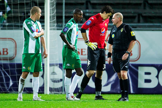 Johannes Hopf, målvakt, Hammarby, fick utgå med en skada