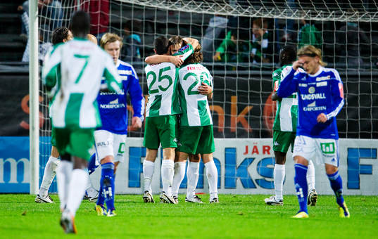 Andreas Dahl, Hammarby, gratuleras till sitt 1-0-mål