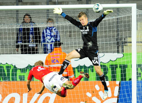 Erik Israelsson, Kalmar gör 2-3. Erik Dahlin, målvakt,