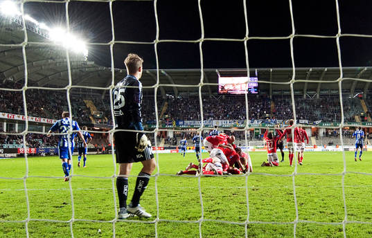 Tobias Carlsson, Kalmar, avgör matchen i förlängningen,