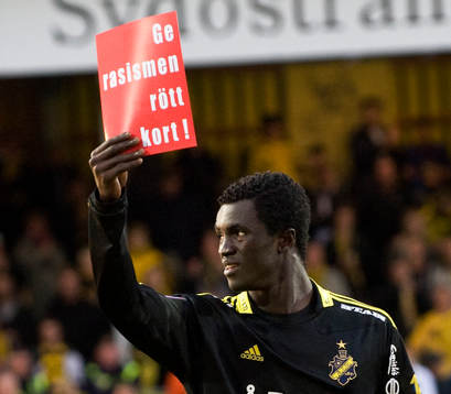Kwame Amponsah Karikari.  "Ge Rasismen Rött Kort"