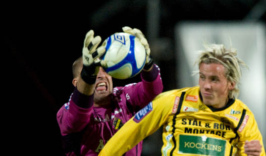 Ivan Turina, målvakt, AIK och Adam Berner, Mjällby