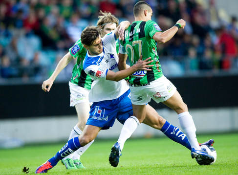 Målskytten Mervan Celik, Gais stoppas av Astrit Ajdarevic,