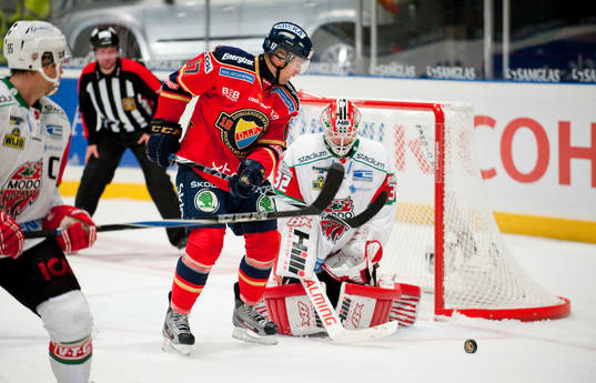 Mathias Tjernqvist, Djurgården framför Mikael Tellqvist,