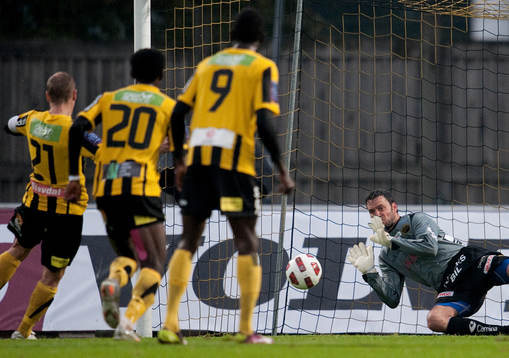 Jesper Christiansen, målvakt, Elfsborg, räddar en straff