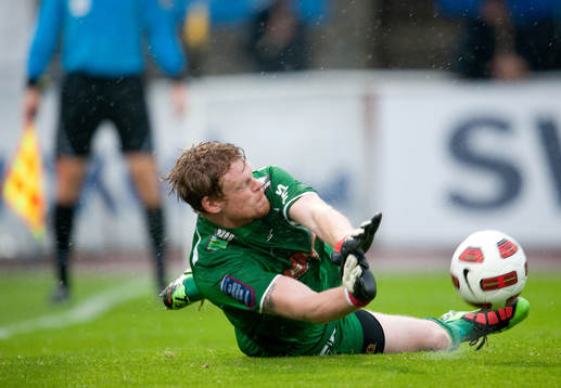 Christoffer Källqvist, målvakt, Häcken, räddar en straff