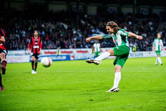 Simon Helg, Hammarby, skjuter in 1-2-målet