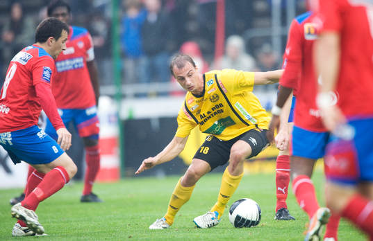 Pär Eriksson, Mjällby, mot många röda