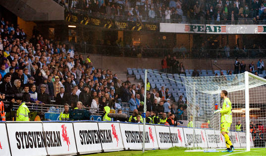 Viktor Noring, målvakt, Trelleborg får ta emot en del