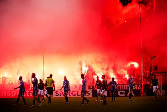 Matchen fick avbrytas tillfälligt