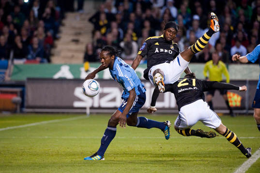 Kebba Ceesay, Djurgården och Martin Mutumba, AIK