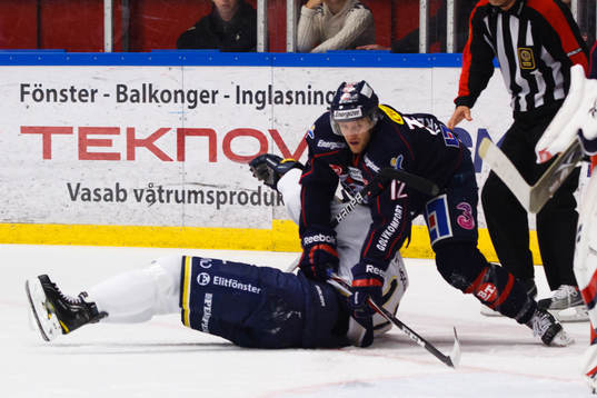 Sebastian Karlsson, Linköping håller ner Jesse Joensuu,