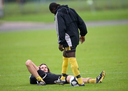 Dauda Kanu och Filip Turn