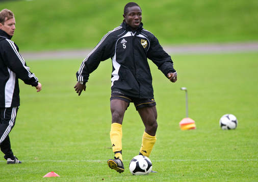 Dauda Kanu och Stefan Jansson, tränare