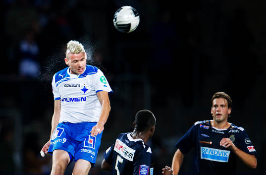 Petru Racu, Norrköping, nickar bollen