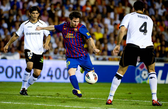Ever Maximiliano Banega, Adil Rami, Valencia, Lionel Messi,