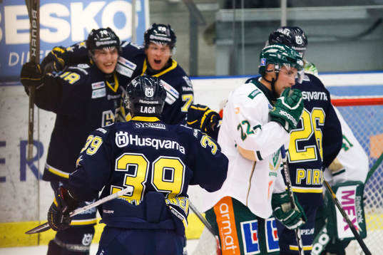 Jukka Voutilainen,  Jesper Fasth och Johan Davidsson, HV71