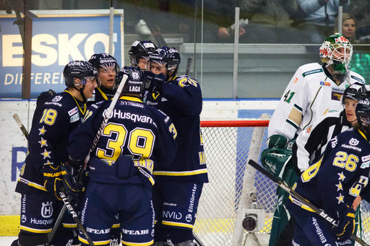 Jukka Voutilainen,  Jesper Fasth och Johan Davidsson, HV71,