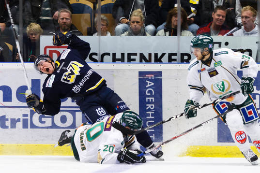 HV-spelare faller över Anders Bastiansen, Färjestad