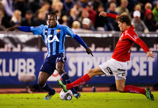 Kebba Ceesay, Djurgården, utmanas av Kristoffer