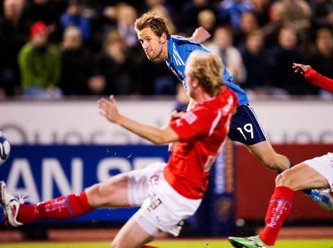 Peter Nymann Mikkelsen, Djurgården, slår ett inlägg