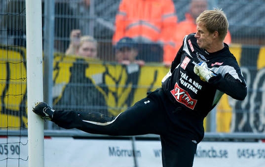 Mattias Asper, målvakt, Mjällby, förbannad