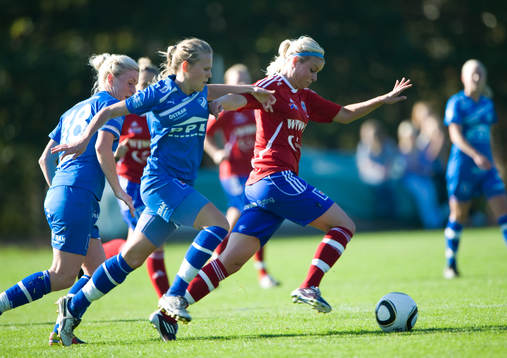 Sofie Andersson, Vittsjö, jagas av Ewa Thunberg, Kalmar
