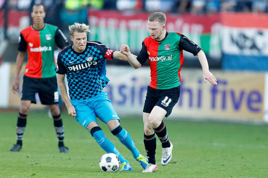 Bläddra bland fler bilder av Fotboll, Eredivisie, NEC - PSV