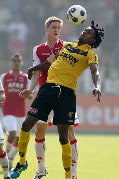 Rasmus Elm, AZ och Michael Uchebo, Venlo