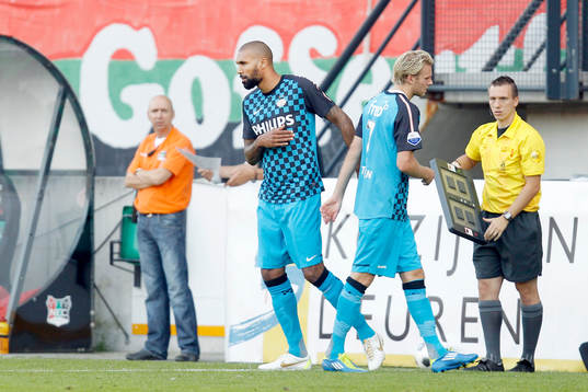 Orlando Engelaar, PSV, byte med Ola Toivonen