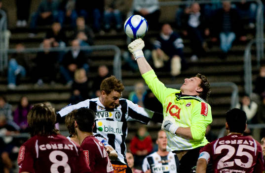 Bläddra bland fler bilder av Fotboll, superettan, Landskrona-Qviding