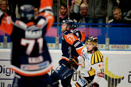Mike Iggulden, Växjö, jubel, Ryan Gunderson, Brynäs, depp