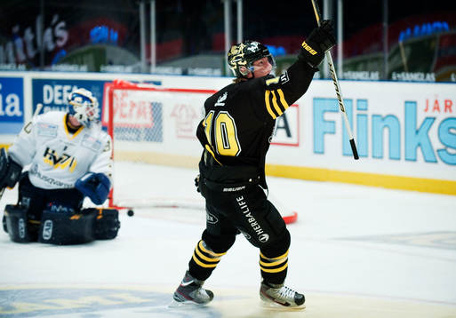 Efter 4-1-målet jubel Richard Gynge, AIK