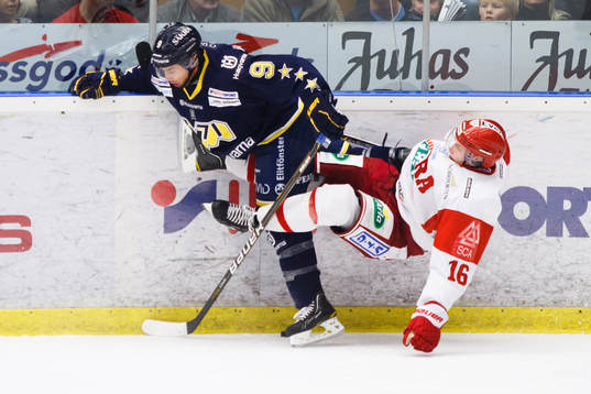 Alexander Larsson, Timrå, faller mot Jason Krog, HV71