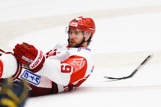 Matt Murley, Timrå, ligger på isen