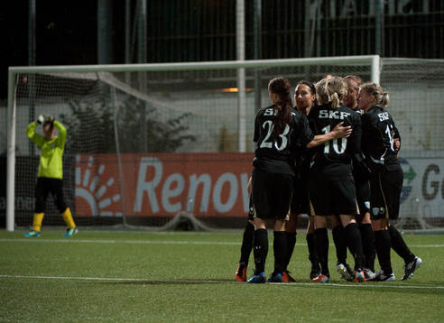 Sara Lindén, Göteborg, gör 1-0. Jubel