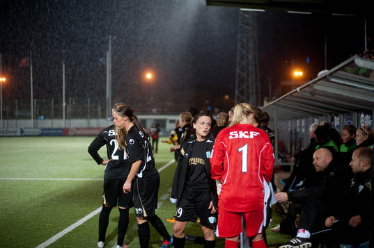 Matchen fick avbrytas pga en hagelskur, Johanna Almgren och