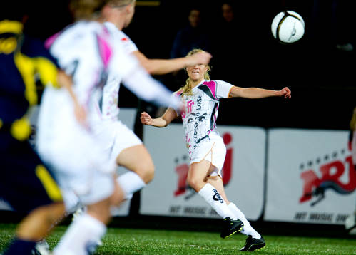 Frida Nordin, LDB Malmö lägger ett perfekt inlägg som