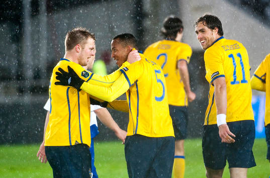Sebastian Larsson och Martin Olsson jubel tillsammans