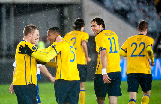 Sebastian Larsson och Martin Olsson jubel tillsammans