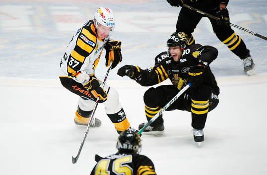 Lee Goren, Skellefteå, och Josh MacNevin, AIK