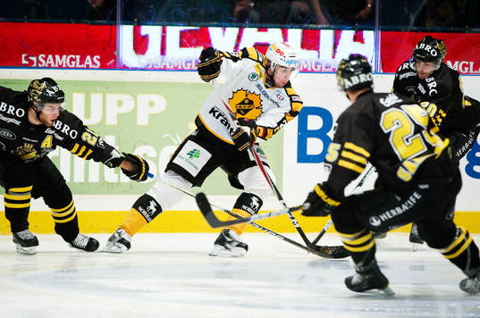 Johan Alm, Skellefteå, dribblar