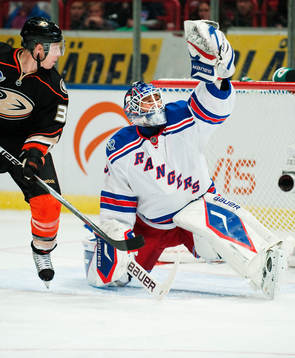 Jason Blake, Anaheim Ducks, oroar framför Henrik