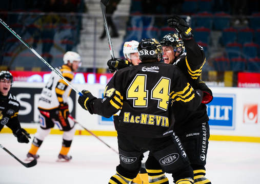 Josh MacNevin och Robert Rosén, AIK, jubel