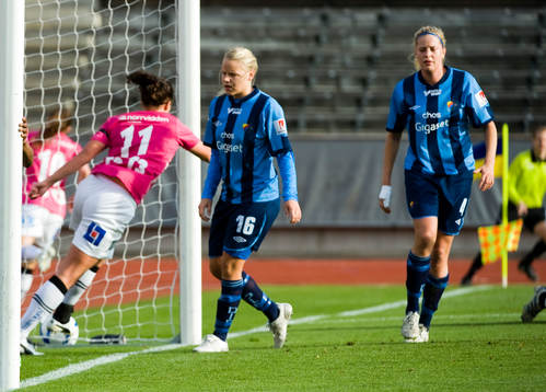 Bläddra bland fler bilder av Fotboll, dam, Damallsvenskan, Djurgården - Umeå